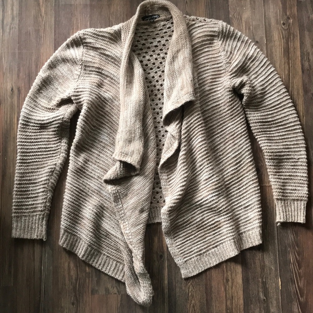 Knitted cardigan